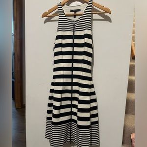 BCBG MAXAZRIA ZIPPER FLARED DRESS WITH CORSET small